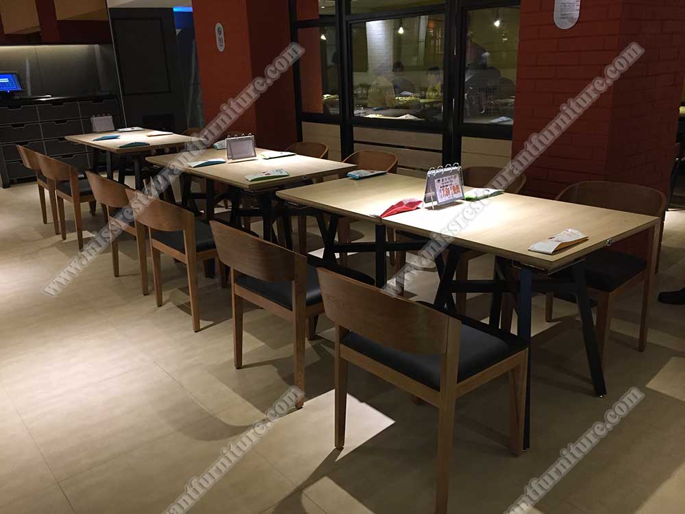 China Guangdong houcaller restaurant furniture_solid wood dining table and wood chairs set